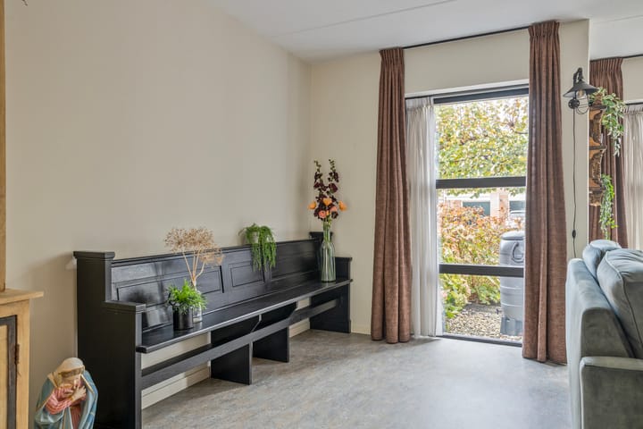 Photo 12 of Peseta 14