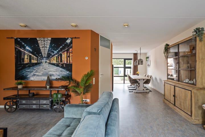 Photo 13 of Peseta 14