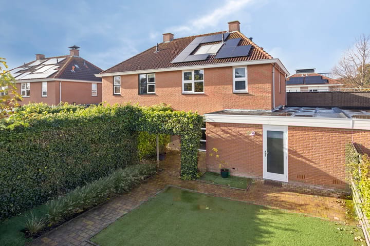 Photo 38 of Peseta 14