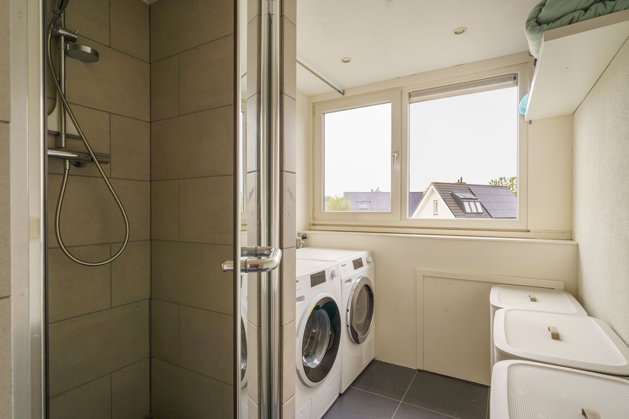 Photo 33 of Magneetveld 51