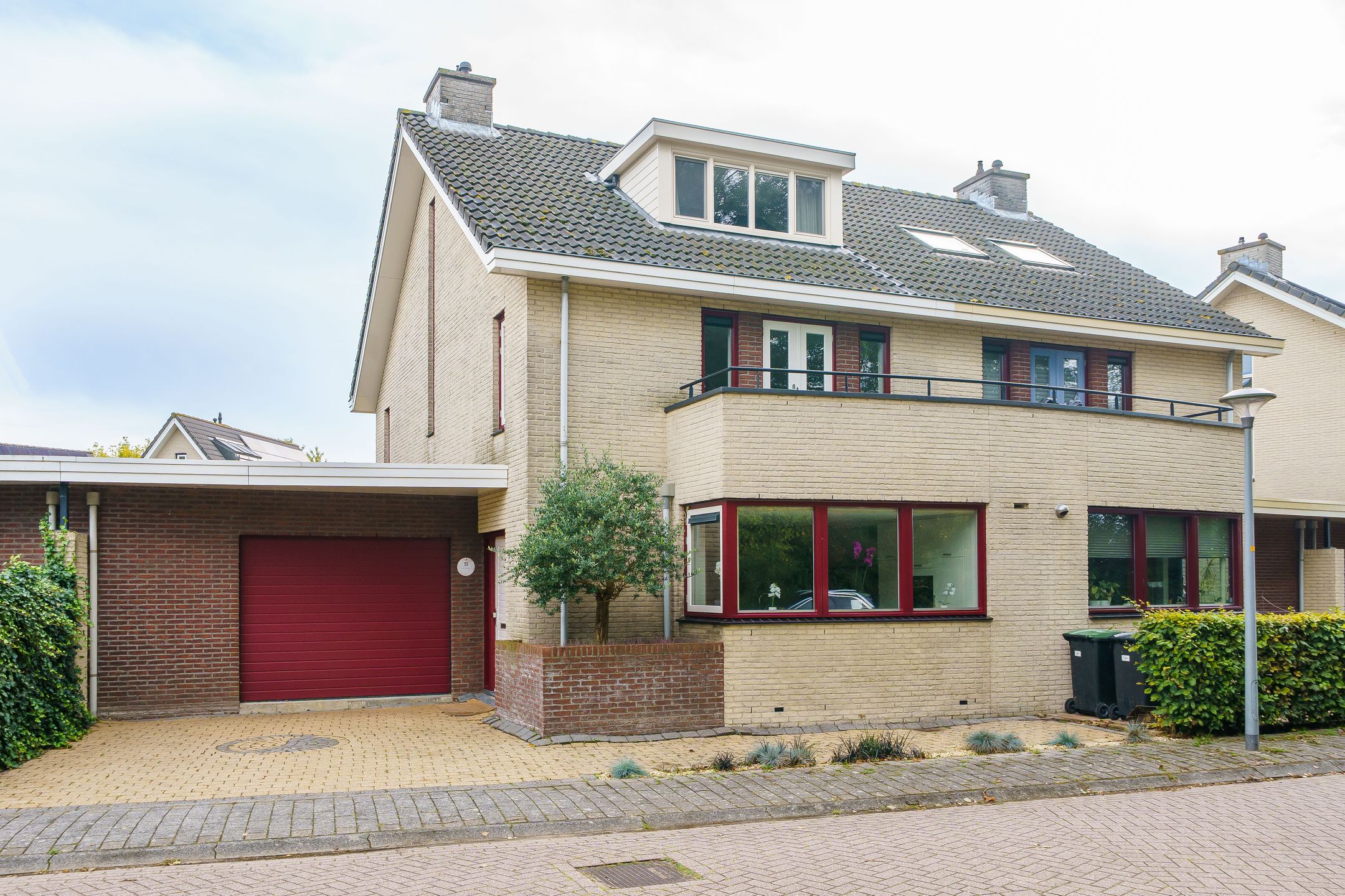 Photo 42 of Magneetveld 51