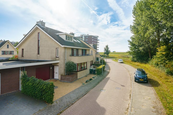 Photo 47 of Magneetveld 51