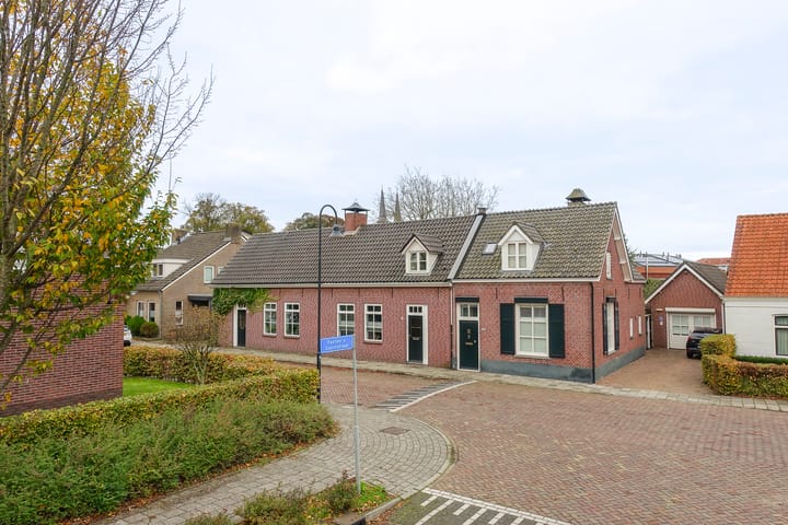 Photo 6 of Helenastraat 16