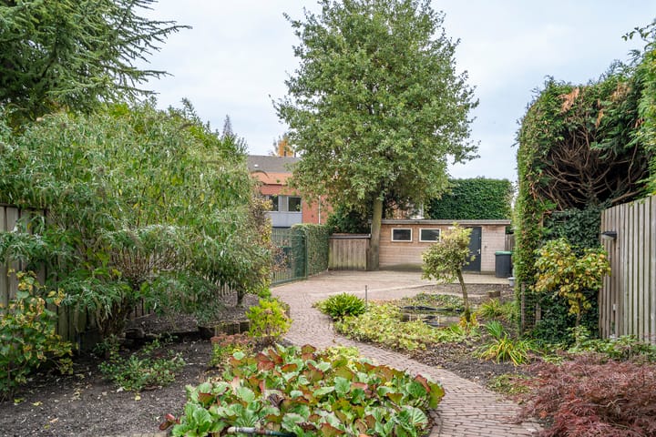 Photo 12 of Helenastraat 16