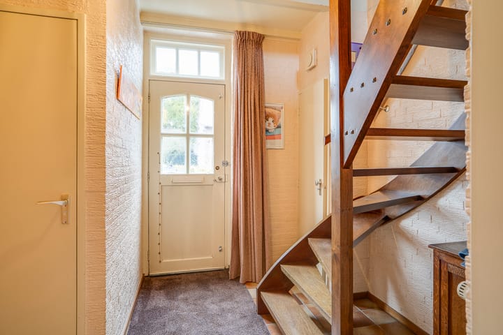 Photo 13 of Helenastraat 16