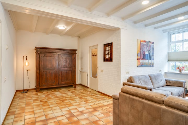 Photo 16 of Helenastraat 16