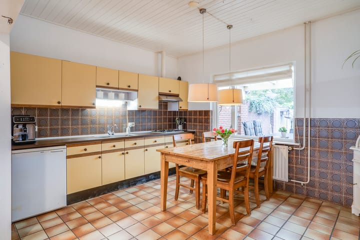 Photo 19 of Helenastraat 16