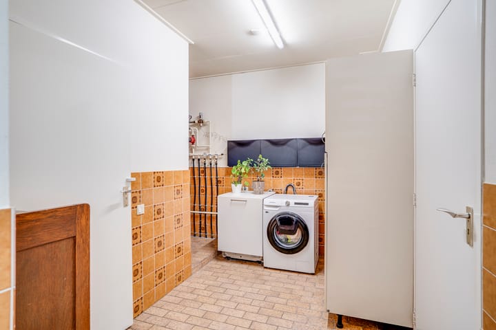 Photo 20 of Helenastraat 16