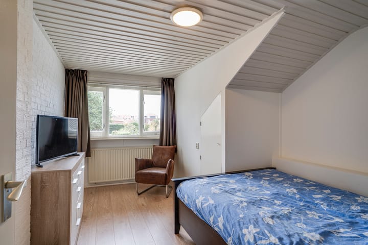 Photo 24 of Helenastraat 16