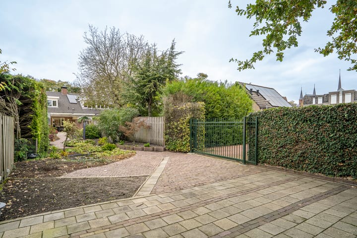 Photo 2 of Helenastraat 16