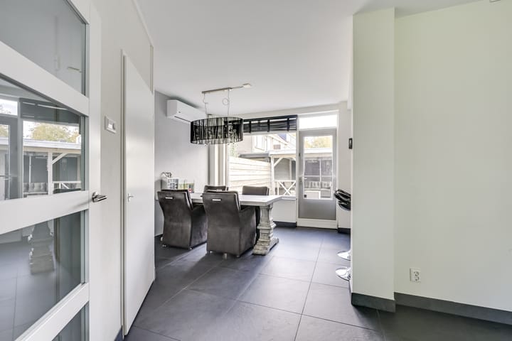 Photo 16 of Mauritsstraat 6