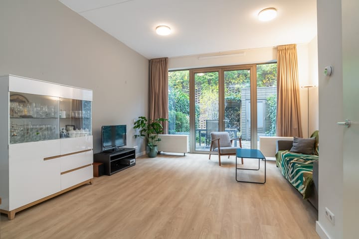 Foto 6 van Parallelweg 104