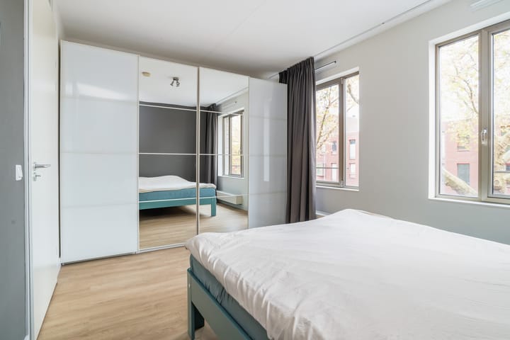 Foto 13 van Parallelweg 104