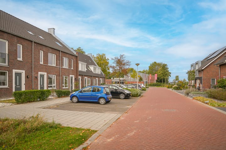 Photo 41 of de Bennenmaker 1