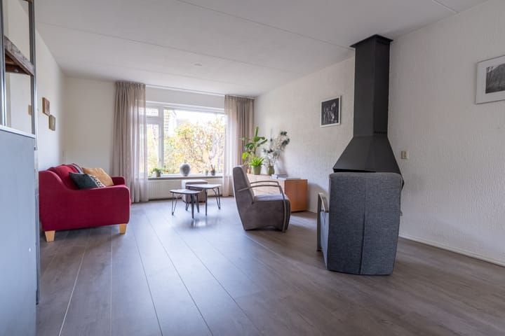 Photo 7 of Bolster 25