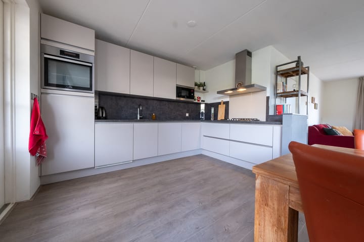 Photo 8 of Bolster 25