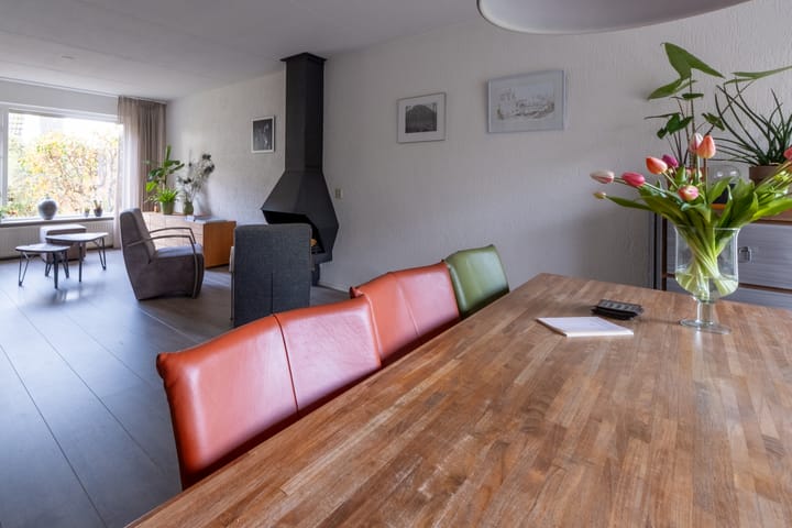 Photo 9 of Bolster 25