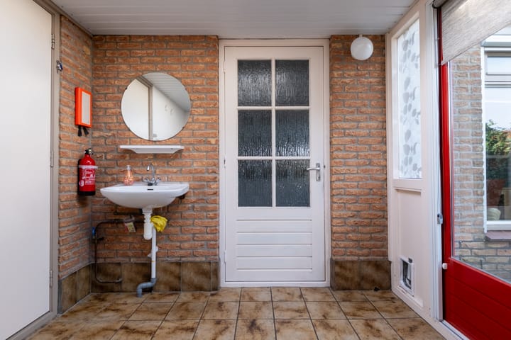 Photo 11 of Bolster 25