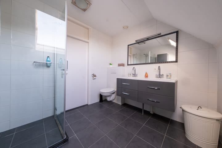 Photo 18 of Bolster 25