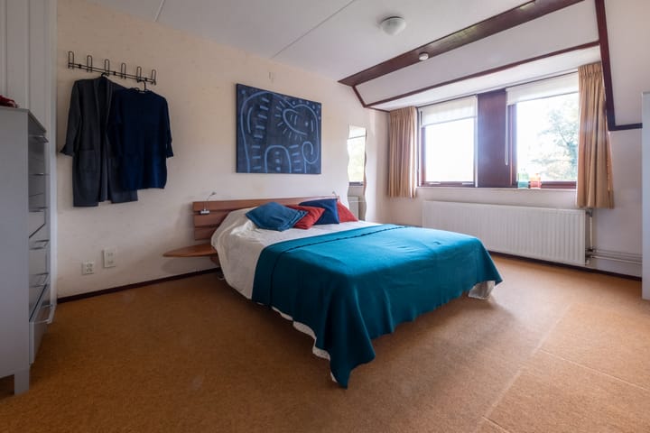 Photo 21 of Bolster 25