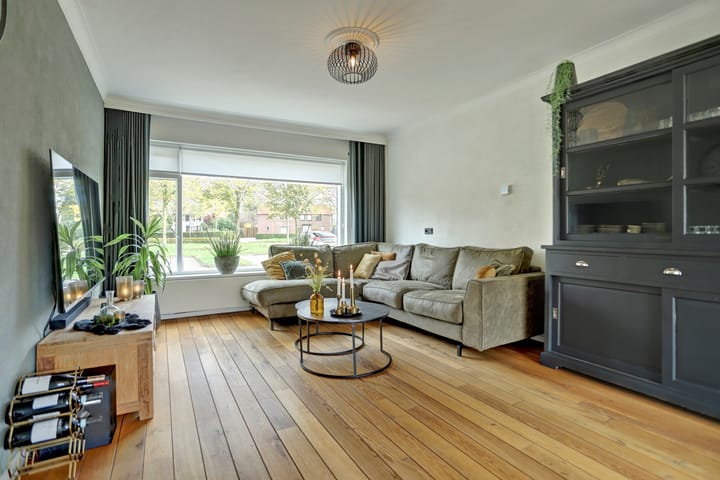 Photo 17 of Julianaplein 19