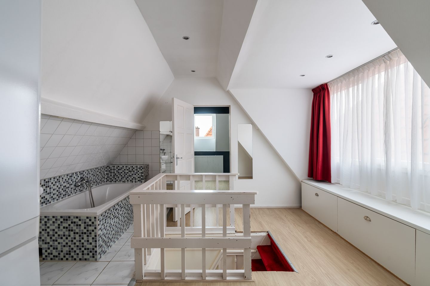 Foto 20 van Van Marumstraat 18-A