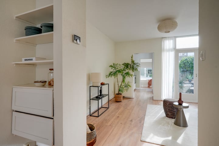 Foto 10 van Linnaeusstraat 1