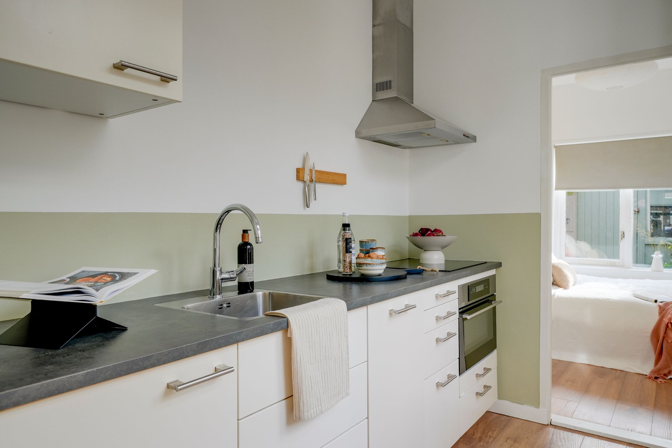 Foto 15 van Linnaeusstraat 1