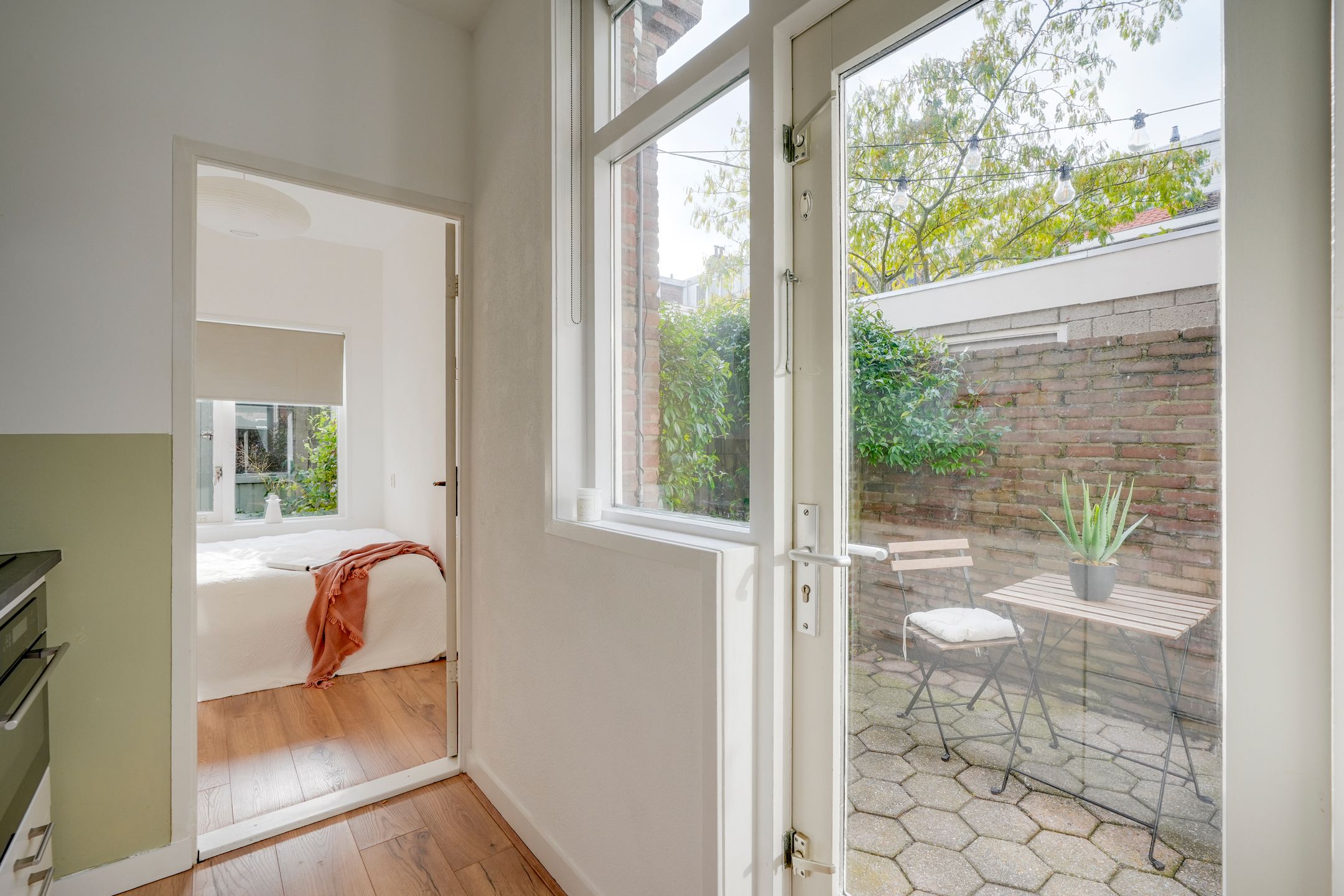 Foto 18 van Linnaeusstraat 1