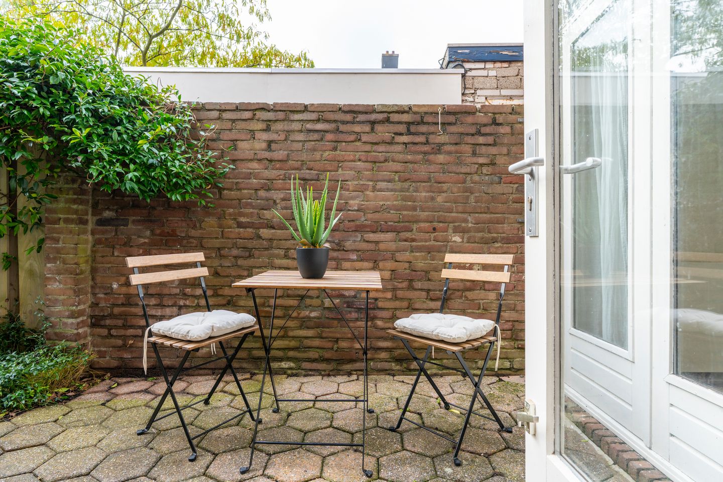 Foto 19 van Linnaeusstraat 1