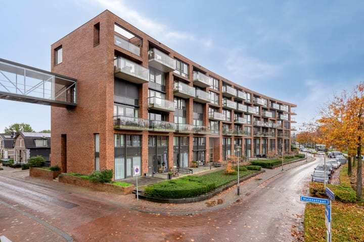 Photo 29 of Burgemeester Jhr. Quarles van Uffordlaan 385