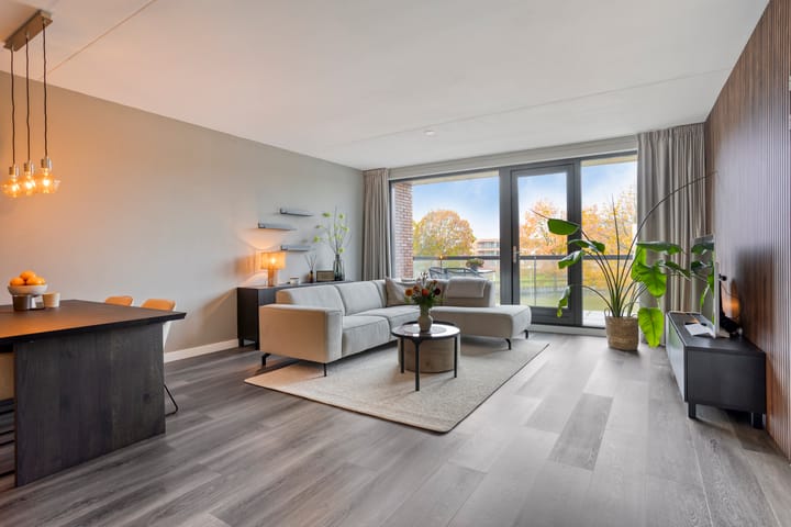 Photo 4 of Burgemeester Jhr. Quarles van Uffordlaan 385