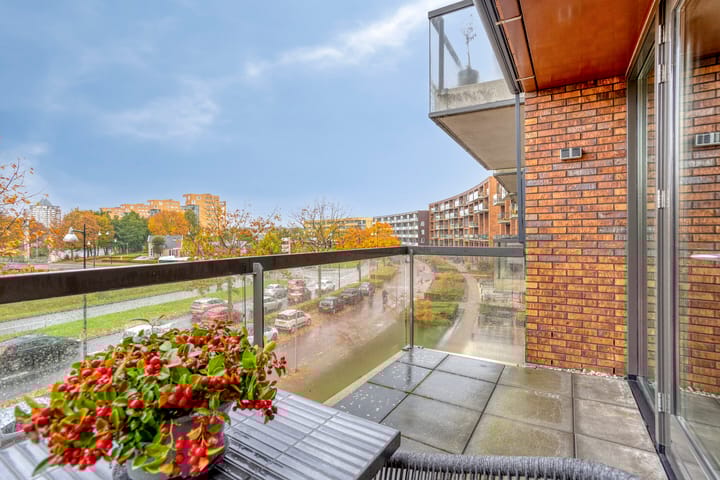 Photo 10 of Burgemeester Jhr. Quarles van Uffordlaan 385