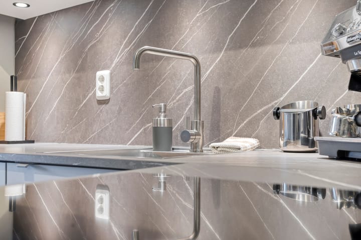 Photo 15 of Burgemeester Jhr. Quarles van Uffordlaan 385