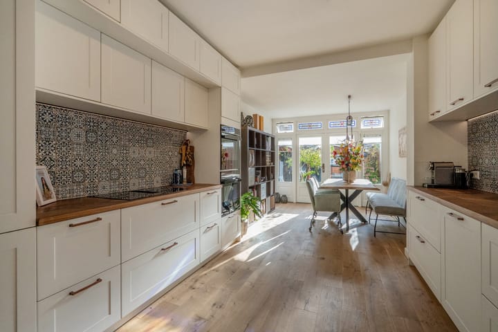 Foto 3 van Caan van Necklaan 100