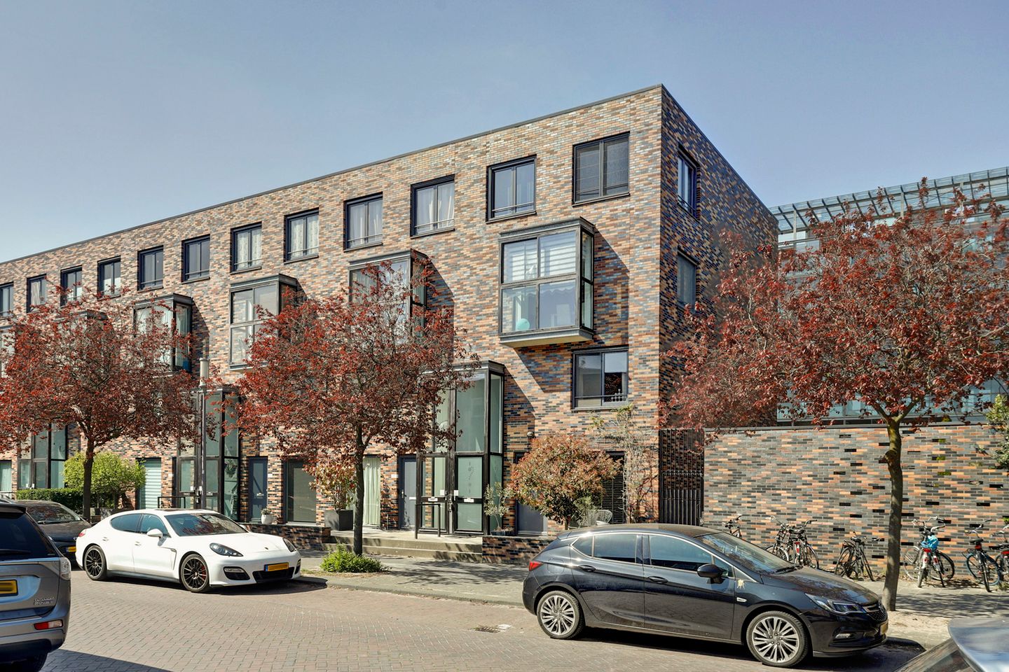 Photo 1 of J.H. van den Broekstraat 13