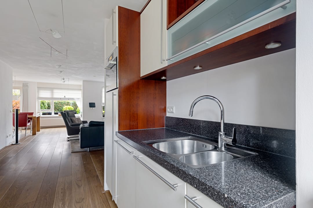 Foto 11 van Burgemeester Van den Helmlaan 21