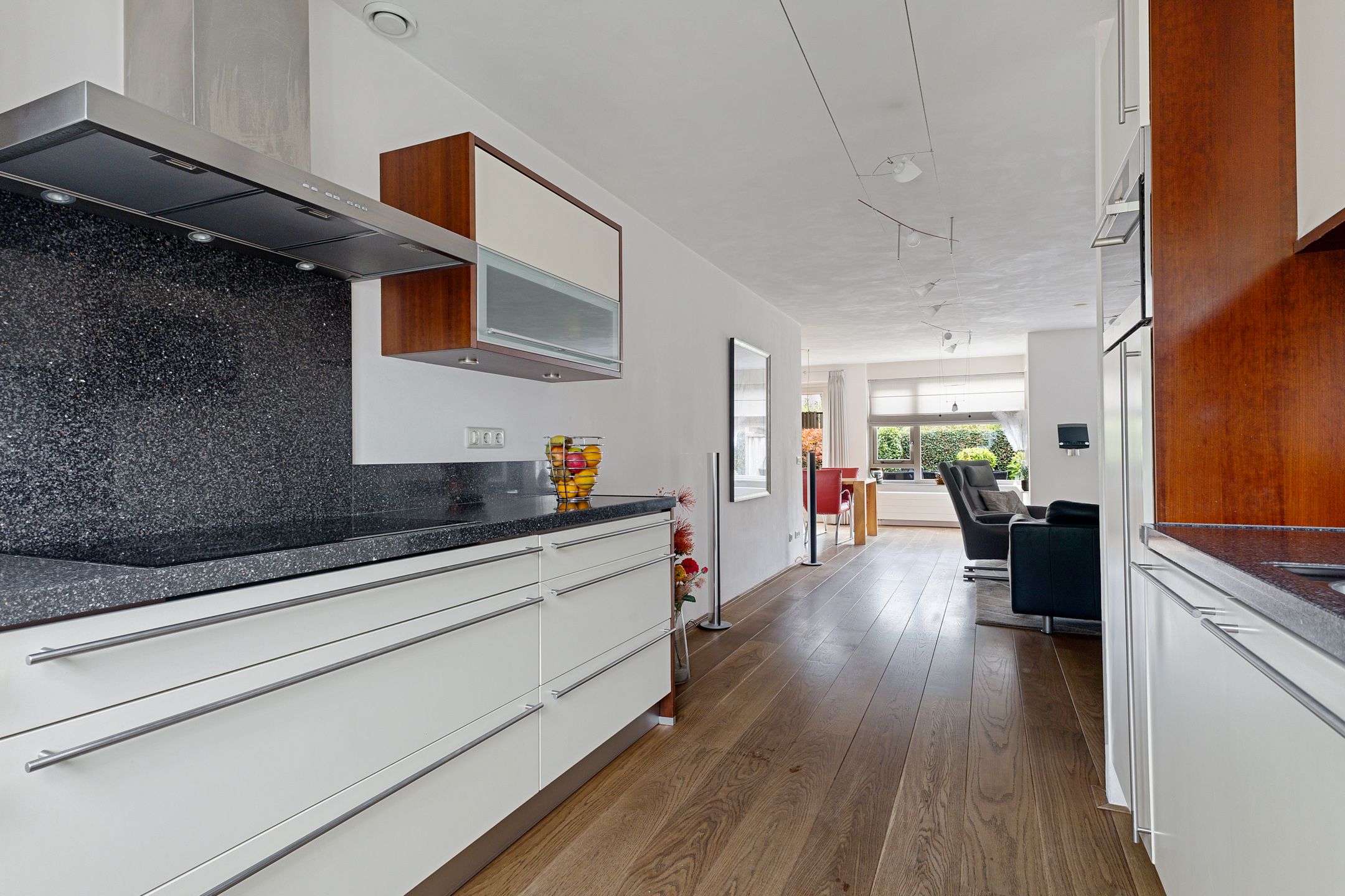 Foto 12 van Burgemeester Van den Helmlaan 21