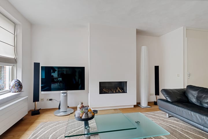 Foto 15 van Burgemeester Van den Helmlaan 21