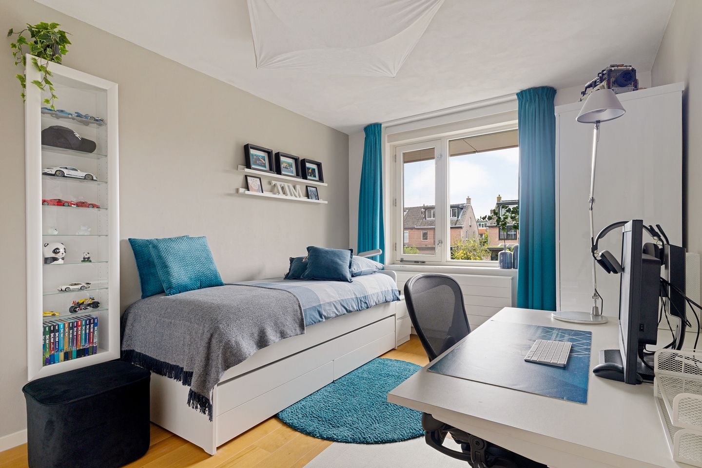 Foto 25 van Burgemeester Van den Helmlaan 21