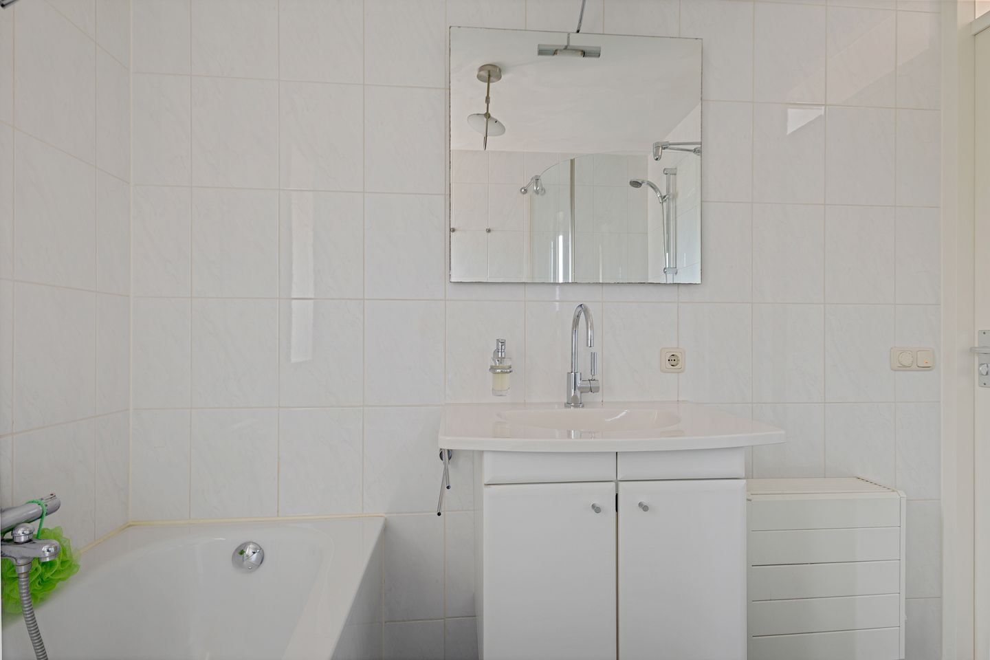 Foto 29 van Burgemeester Van den Helmlaan 21