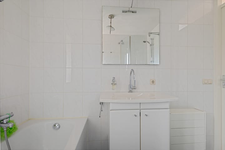 Foto 29 van Burgemeester Van den Helmlaan 21