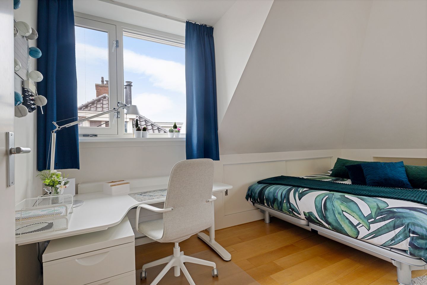 Foto 35 van Burgemeester Van den Helmlaan 21