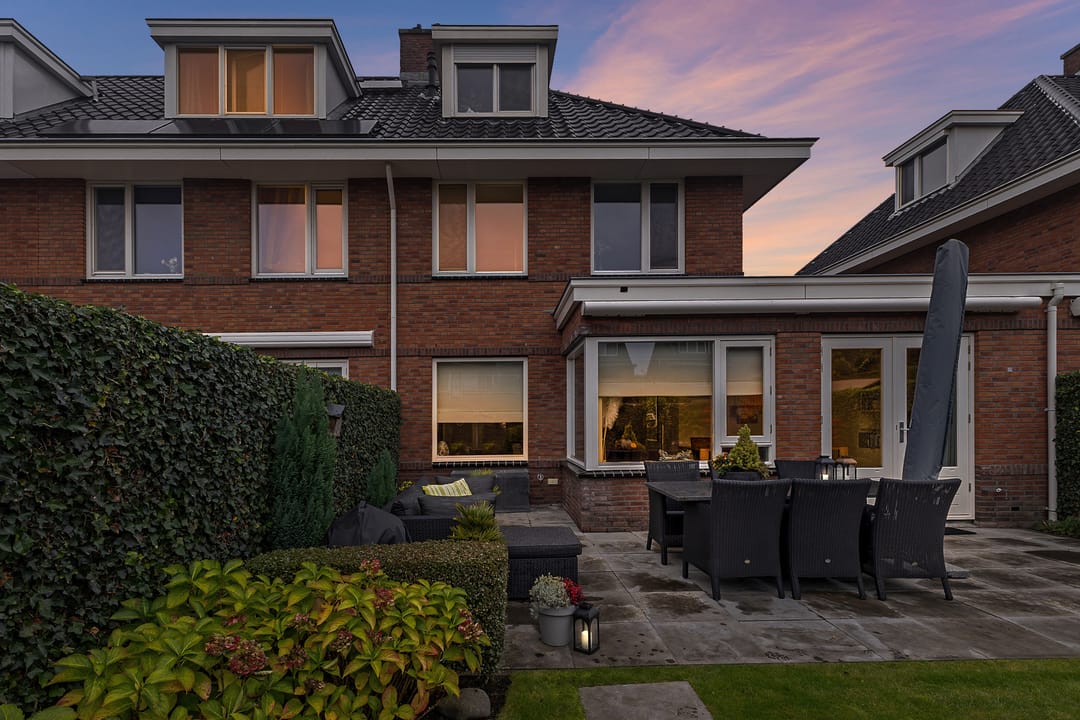 Foto 38 van Burgemeester Van den Helmlaan 21