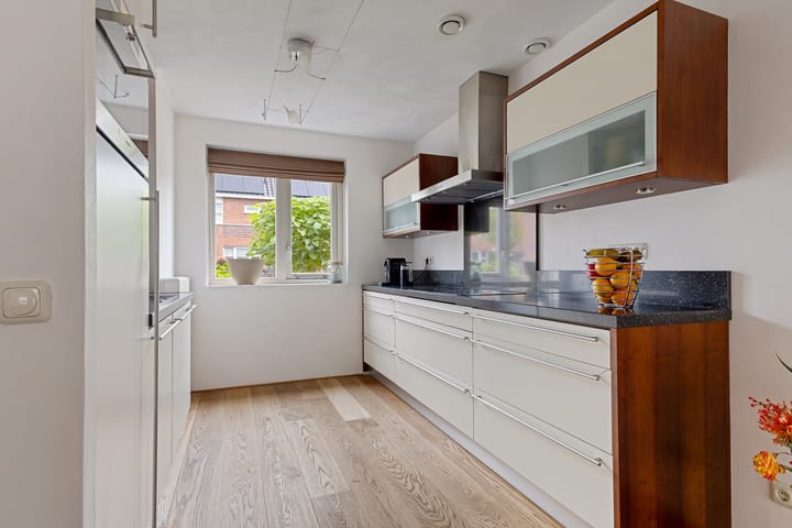 Foto 8 van Burgemeester Van den Helmlaan 21