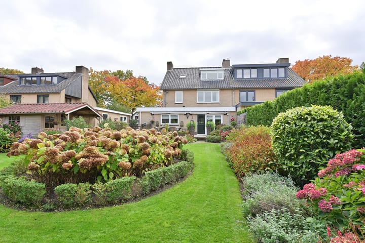 Foto 28 van Naarderstraat 114