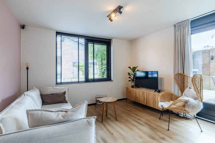 Photo 2 of Zevenblad 9