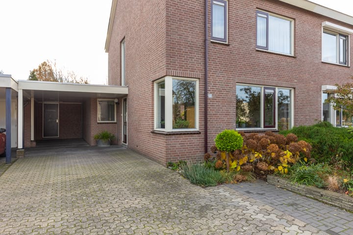 Photo 2 of Scholeksterstraat 33