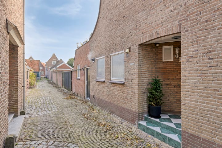 Photo 10 of Vesting 8