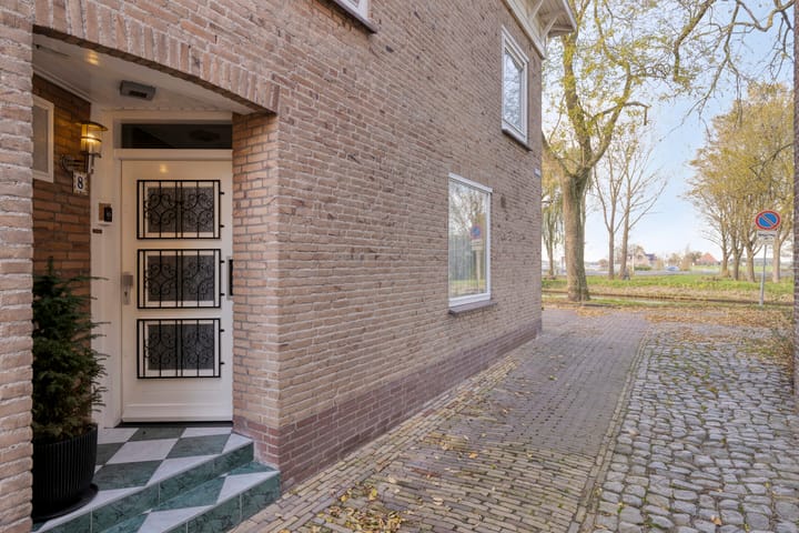 Photo 11 of Vesting 8